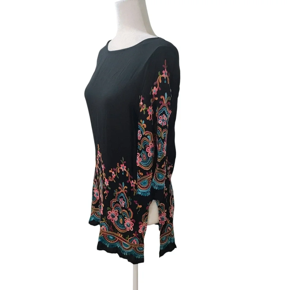 Karen Kane Black Embroidered Tunic Floral Top 3/4 Sleeve Made In USA Size M - Picture 2 of 11